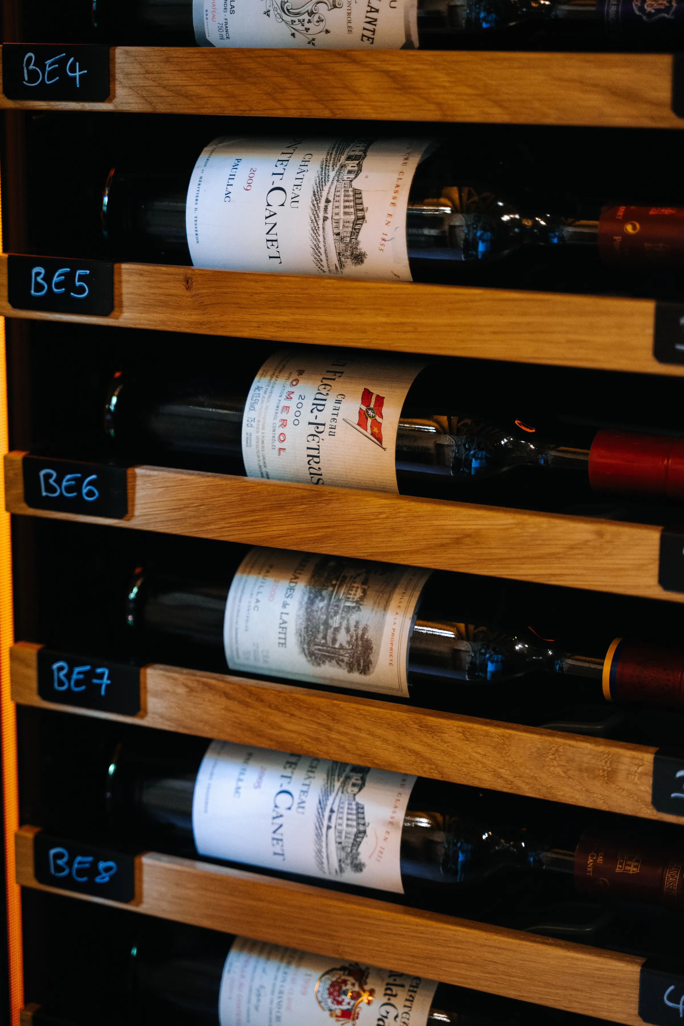 Bouteilles de la cave, plus de 150 références